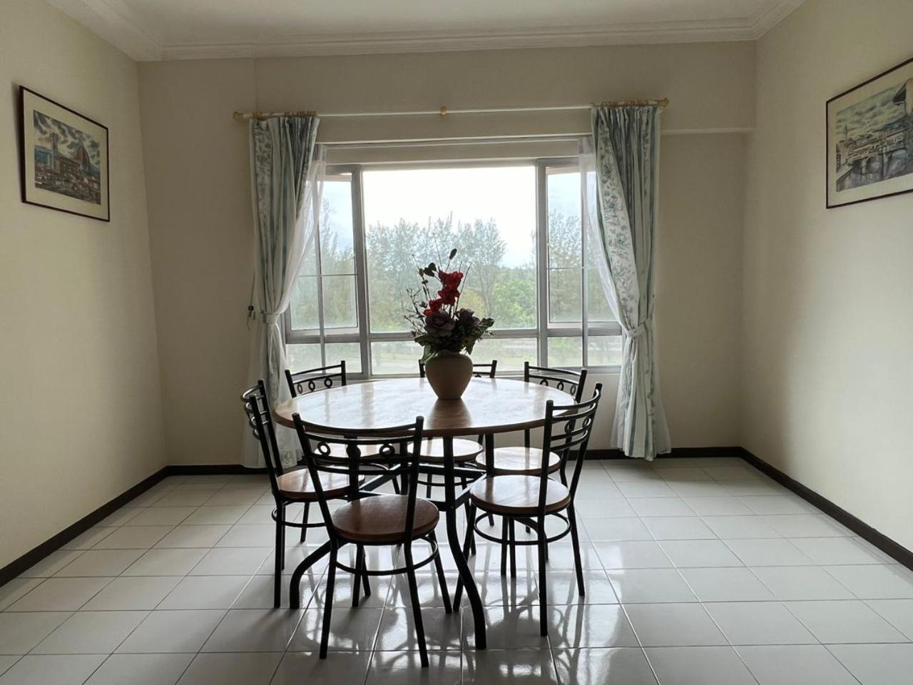 Kasuma Resort Azalea Кучинг Экстерьер фото